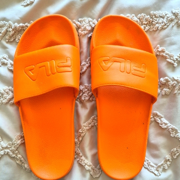 Fila Shoes - 🚨MUST GO!🚨 FILA Orange Slide Sandals